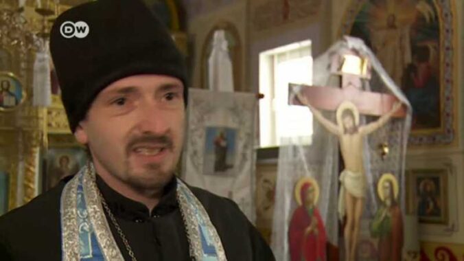 Orthodox Church split divides Ukrainian community, Video Screenshot, tags: der - Youtube